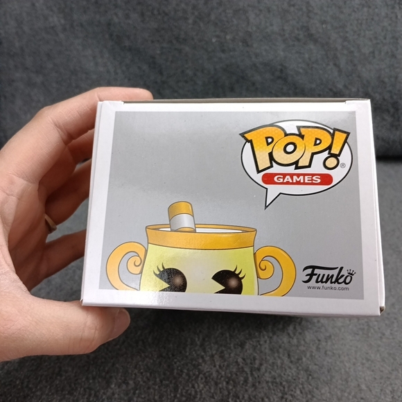 Funko Pop Cuphead Ms. Chalice Vinyl Figure - Picture 6 of 7